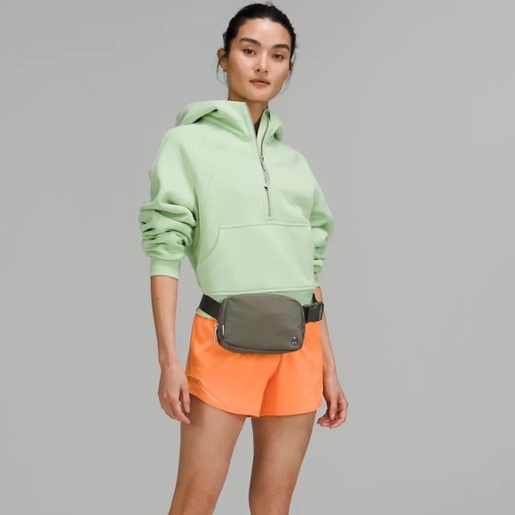 NWT Lululemon Everywhere Belt Bag 1L - Picture 6 of 8